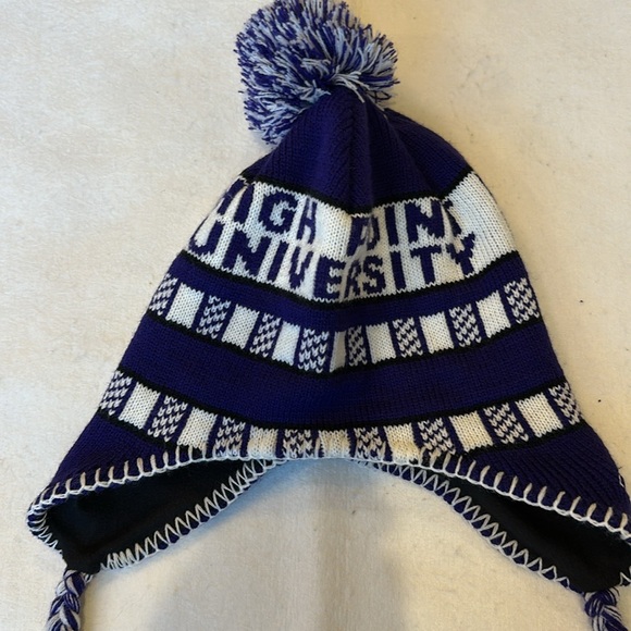 High Point University Comfort Colors Sweatshirt & T-shirt,Dry Fit Shirt,Beanie - Picture 9 of 10